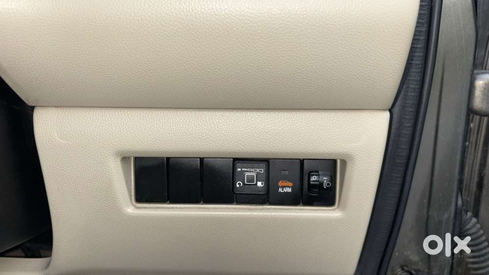 Maruti Suzuki Swift Dzire Lxi Optional-o, 2019, Cng & Hybrids