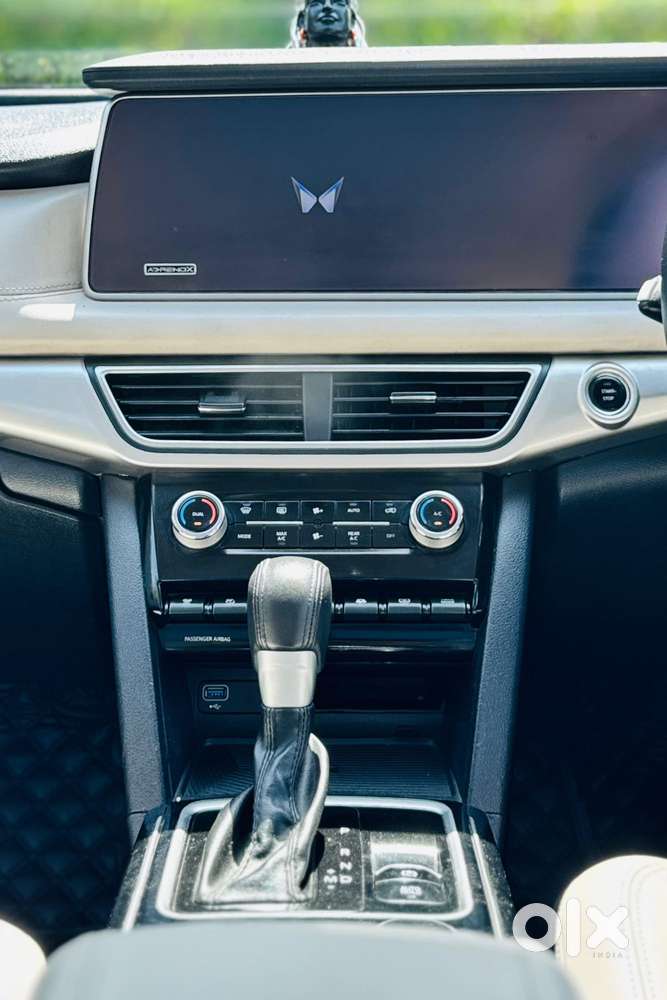 Mahindra Xuv700 2.2 Ax 7 Diesel At Luxury Pack Str Awd, 2023, Diesel