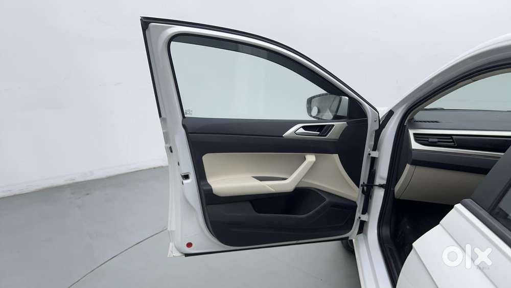 Volkswagen Virtus Highline Plus 1.0 Tsi At, 2023, Petrol