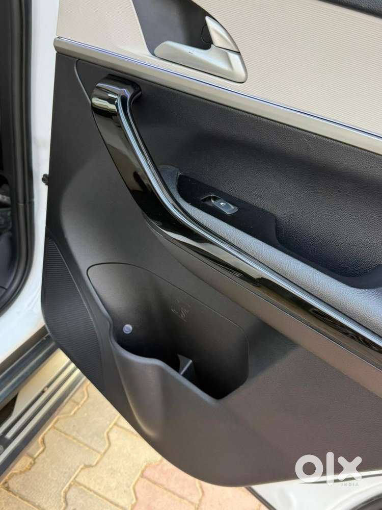 Mahindra Xuv700 2023 Ax5 Diesel Auto