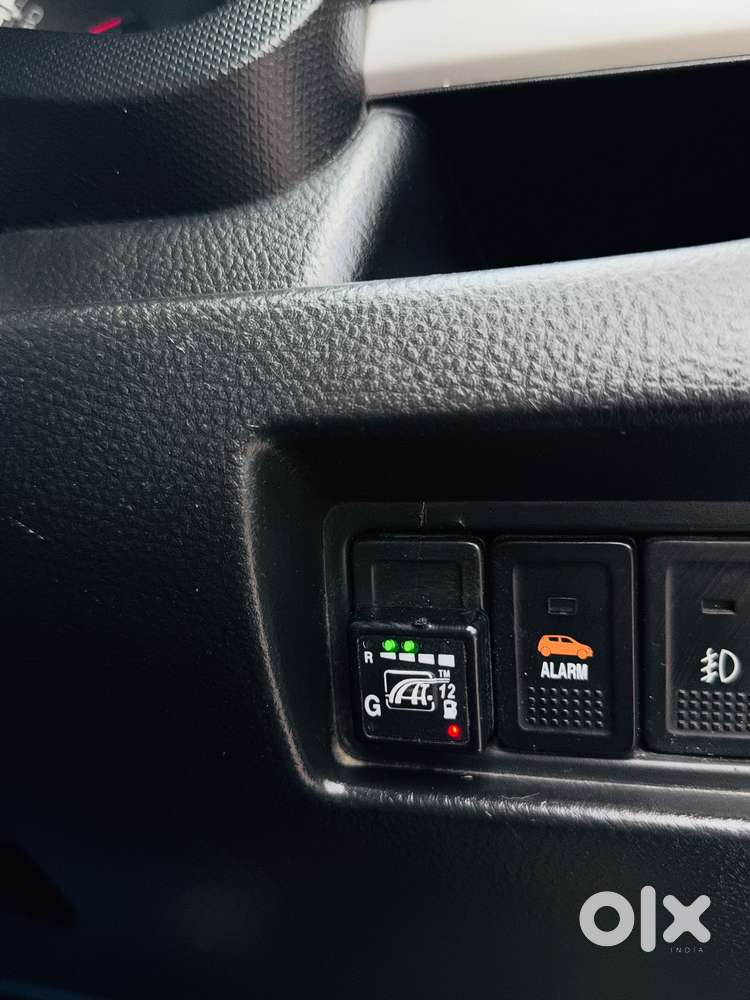 Maruti Suzuki Swift Vxi Abs Bsiv, 2017, Cng & Hybrids