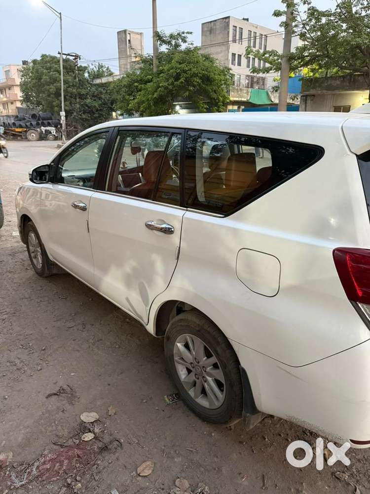 Toyota Innova Crysta 2018 Diesel Well Maintained