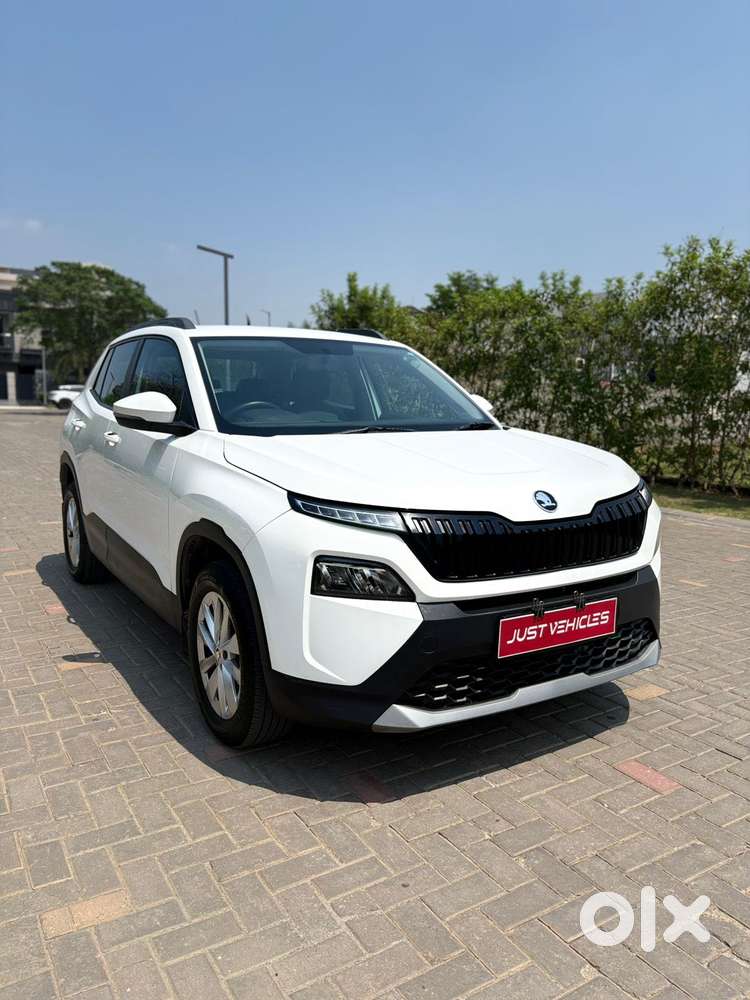 Skoda Kylaq Signature, 2025, Petrol