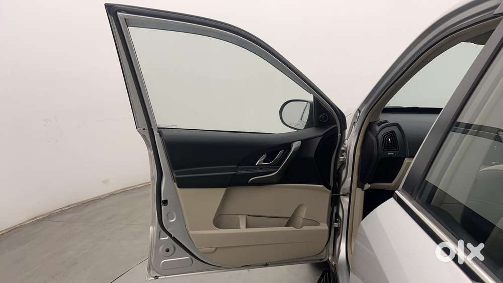 Mahindra Xuv500 W9 At 1.99, 2018, Diesel