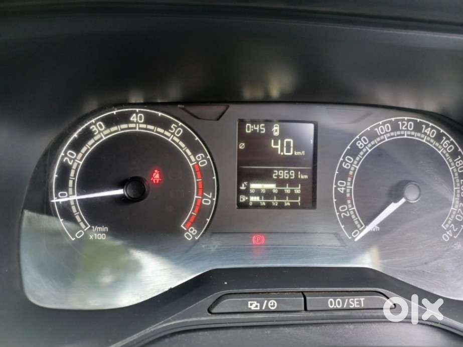 Skoda Kushaq 1.0 Tsi Active, 2022, Petrol