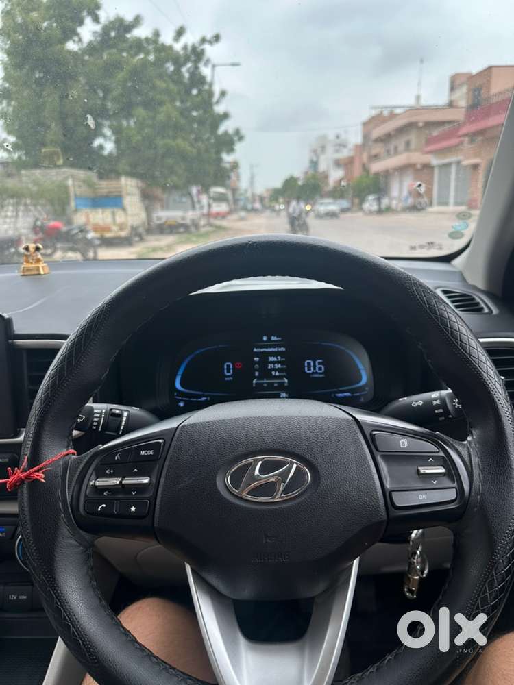 Hyundai Venue Petrol 2022