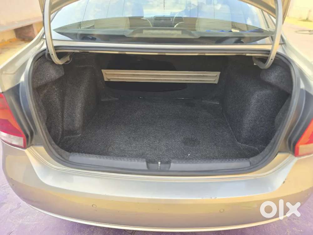 Volkswagen Vento Highline 2012 1.6 Tdi