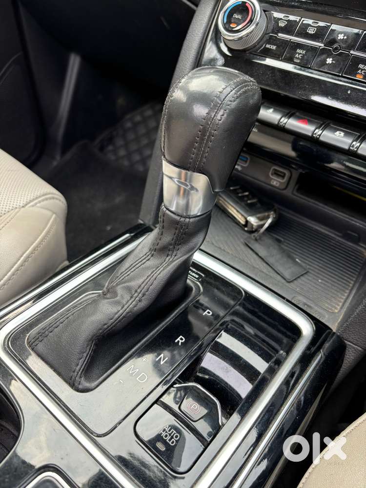 Mahindra Xuv700 2.0 Ax 7 Petrol At Str, 2022, Petrol