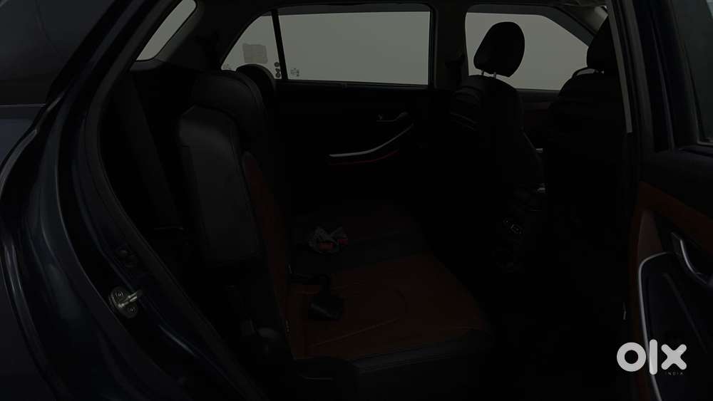 Hyundai Alcazar Platinum 7 Str 1.5 Turbo Petrol Adventure, 2023, Pet..