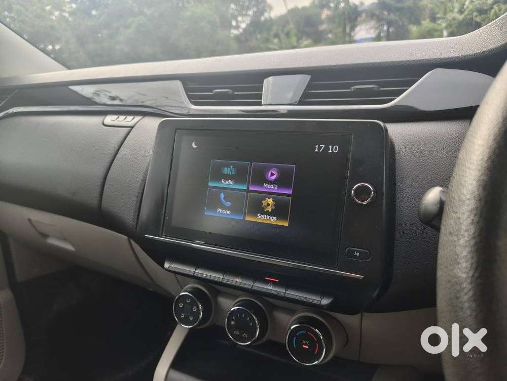 Renault Triber Rxt, 2022, Petrol