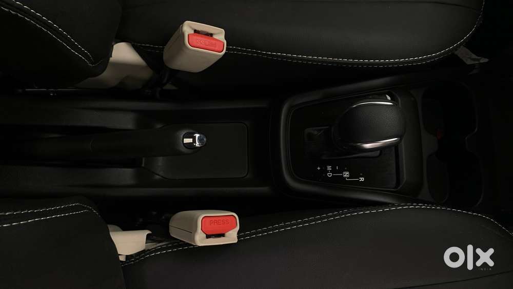 Maruti Suzuki Swift Dzire Amt Vxi, 2025, Petrol