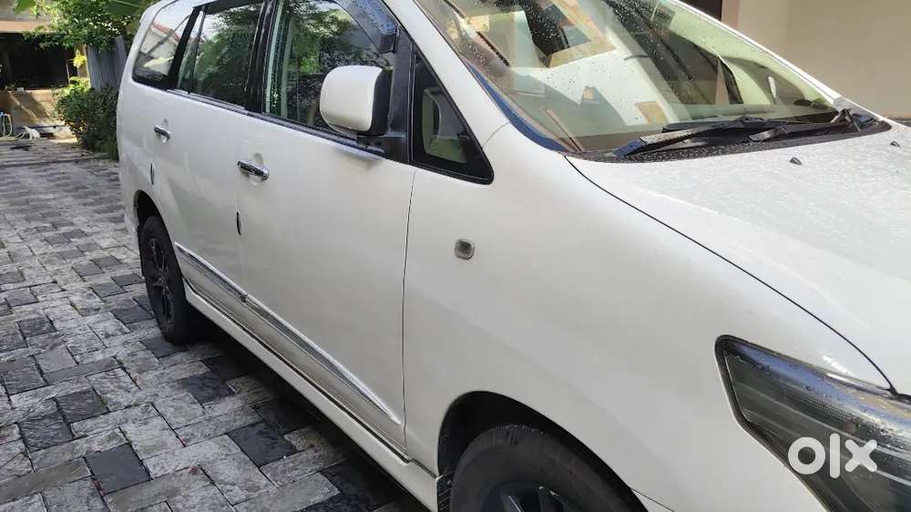 Toyota Innova 2013 Diesel 96000 Km Driven