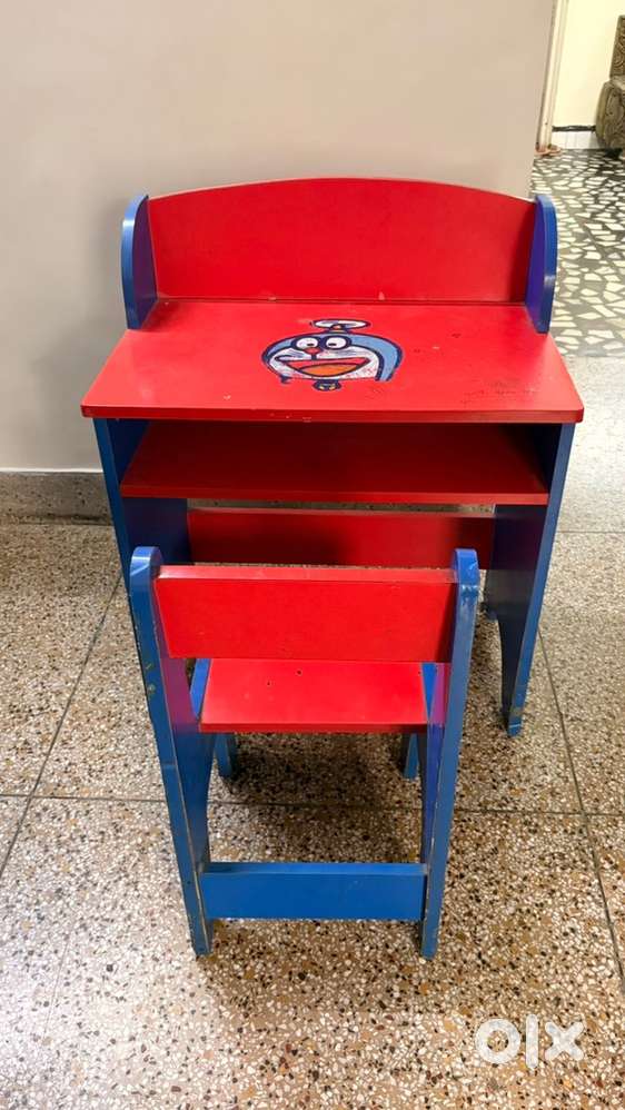 Sale Wooden Table chair Study for Kids in Excellent Condition