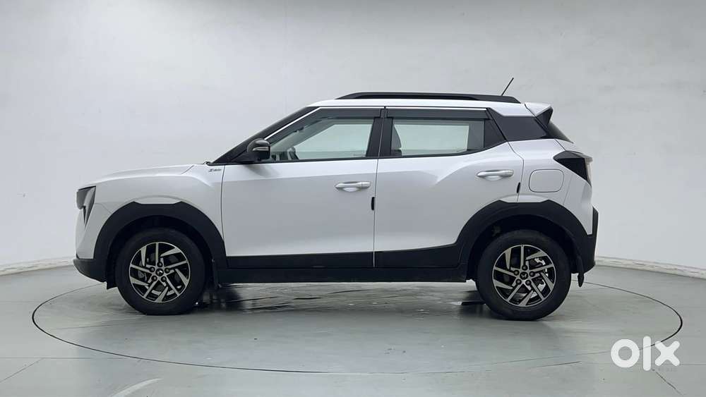 Mahindra Xuv 3xo Ax5 Pm Mt, 2025, Petrol