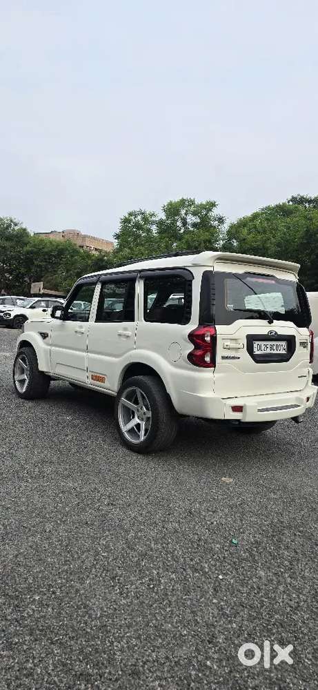 Mahindra Scorpio S6 Plus 2.2,3 Lakh Accessories Extra Fitted, 84000km