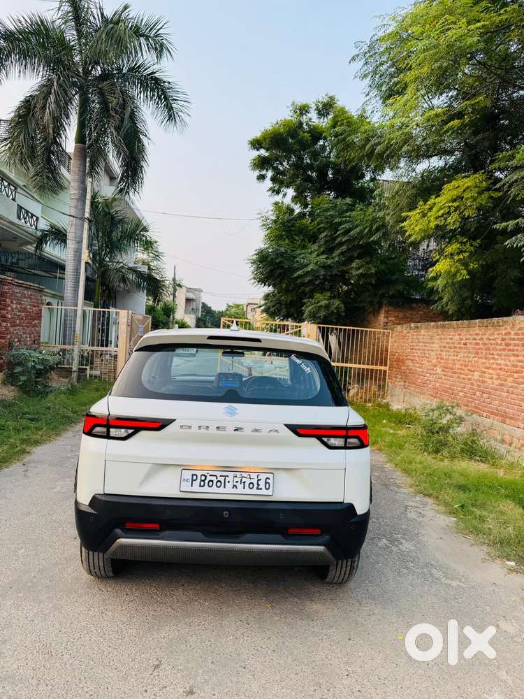 Maruti Suzuki Brezza 1.5 Lxi Smart Hybrid, 2025, Petrol