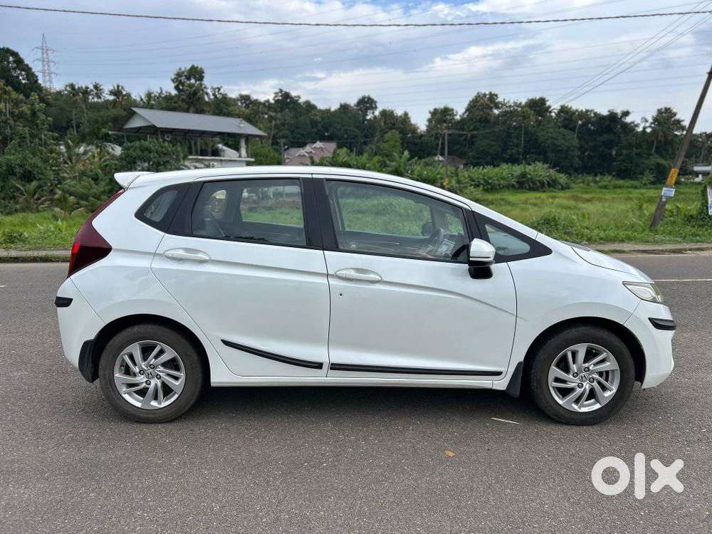 Honda Jazz V Automatic, 2017, Petrol