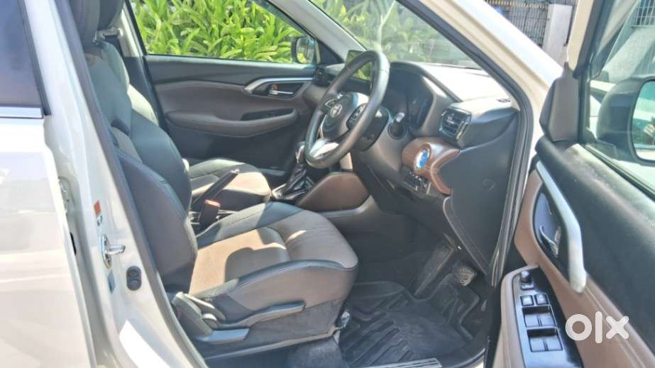 Toyota Urban Cruiser Hyryder 1.5 V Hybrid, 2025, Petrol