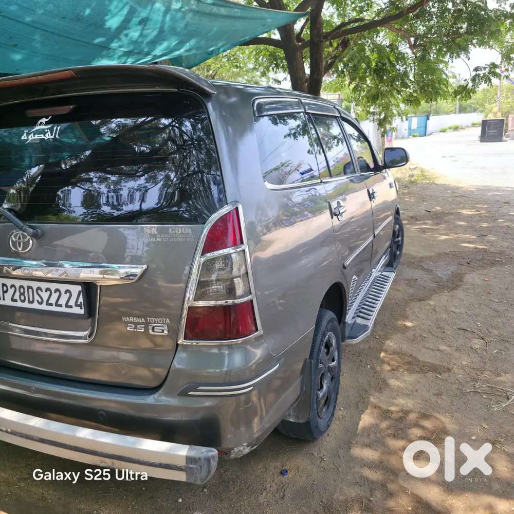 Toyota Innova 2013 Diesel 210000 Km Driven