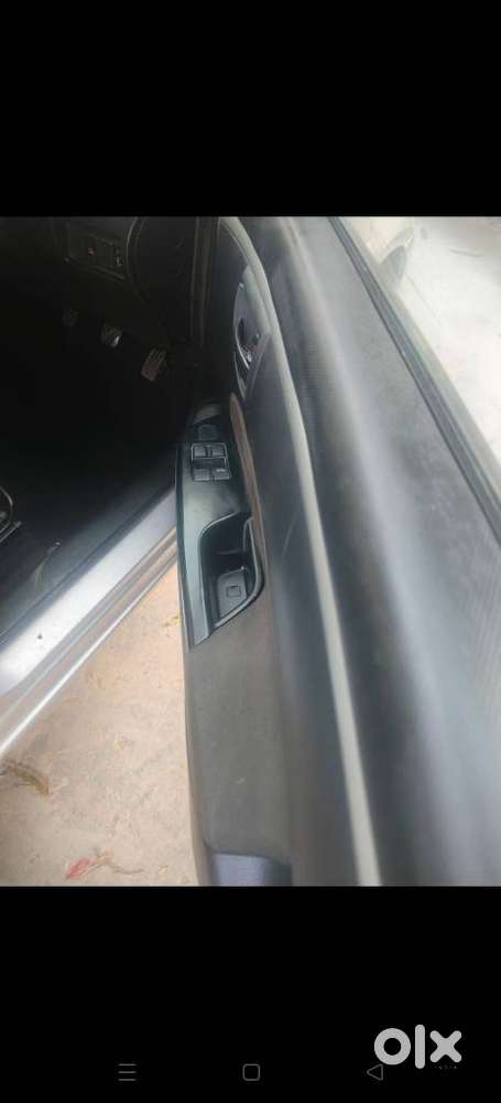 Maruti Suzuki Swift Lxi Optional-o, 2015, Petrol