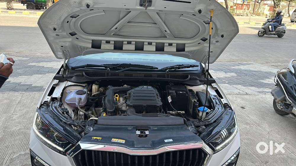 Skoda Slavia Petrol 2025