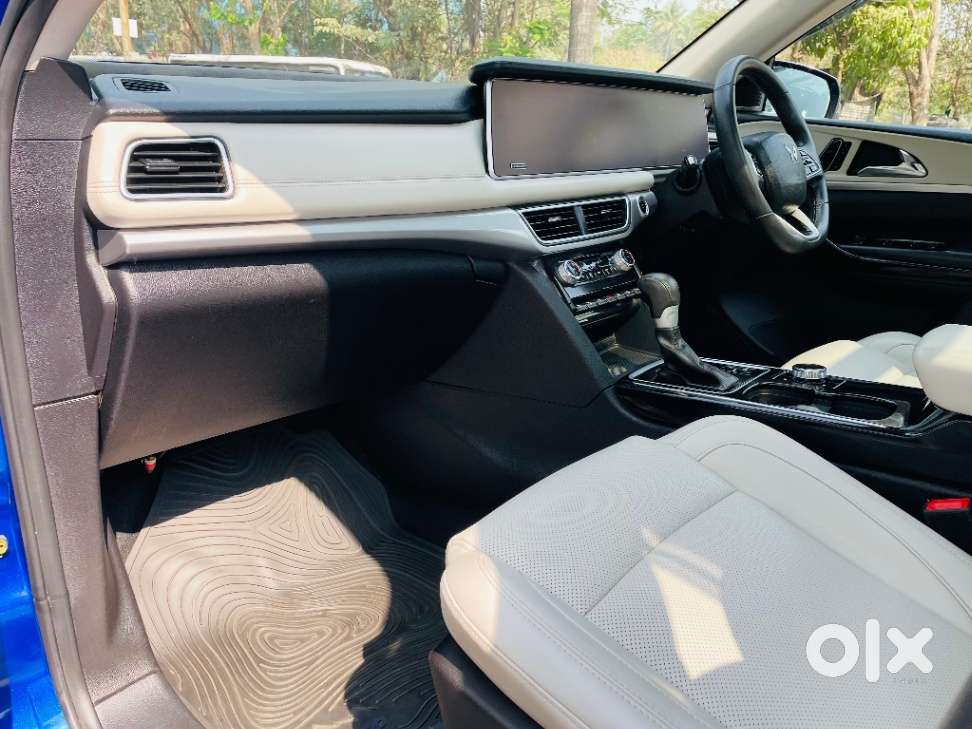 Mahindra Xuv700 2.2 Ax 7 Diesel At Luxury Pack Str Awd, 2023, Diesel