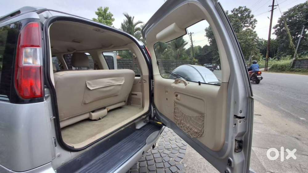 Ford Endeavour 3.2 Titanium At 4x4, 2010, Diesel