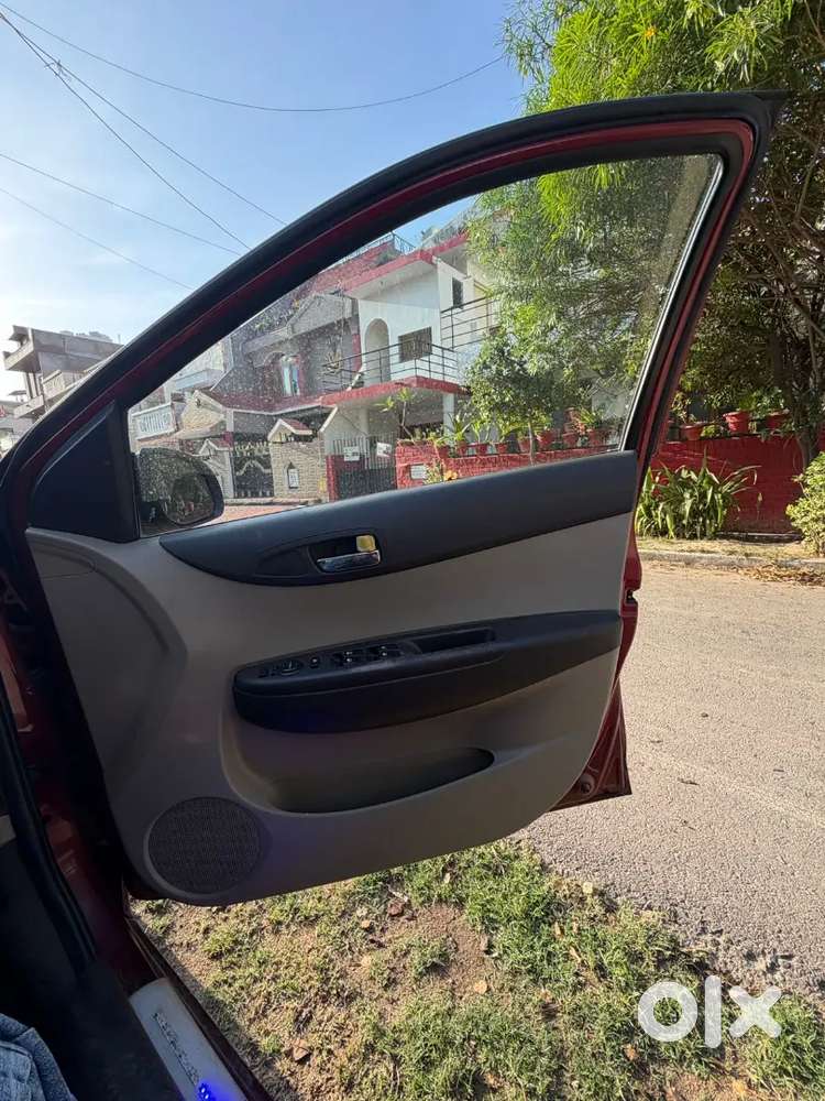 Hyundai I20 2011 Petrol 65000 Km Driven