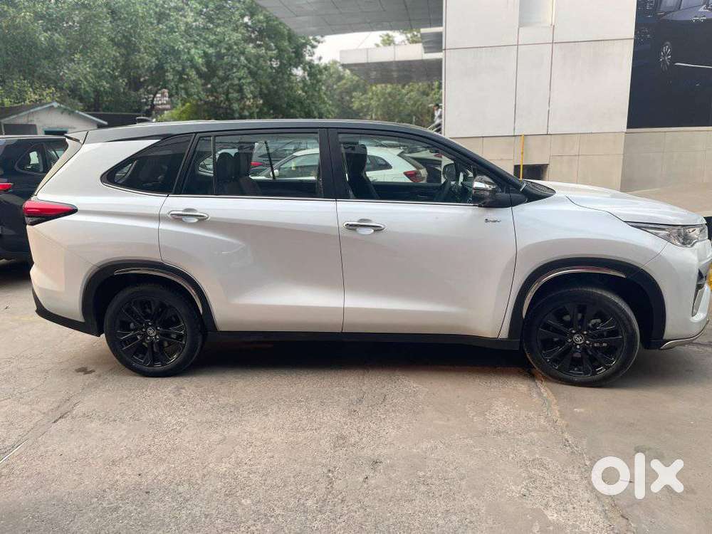 Toyota Innova Hycross 2.0 Zx (o) Hybrid 7 Str, 2026, Petrol