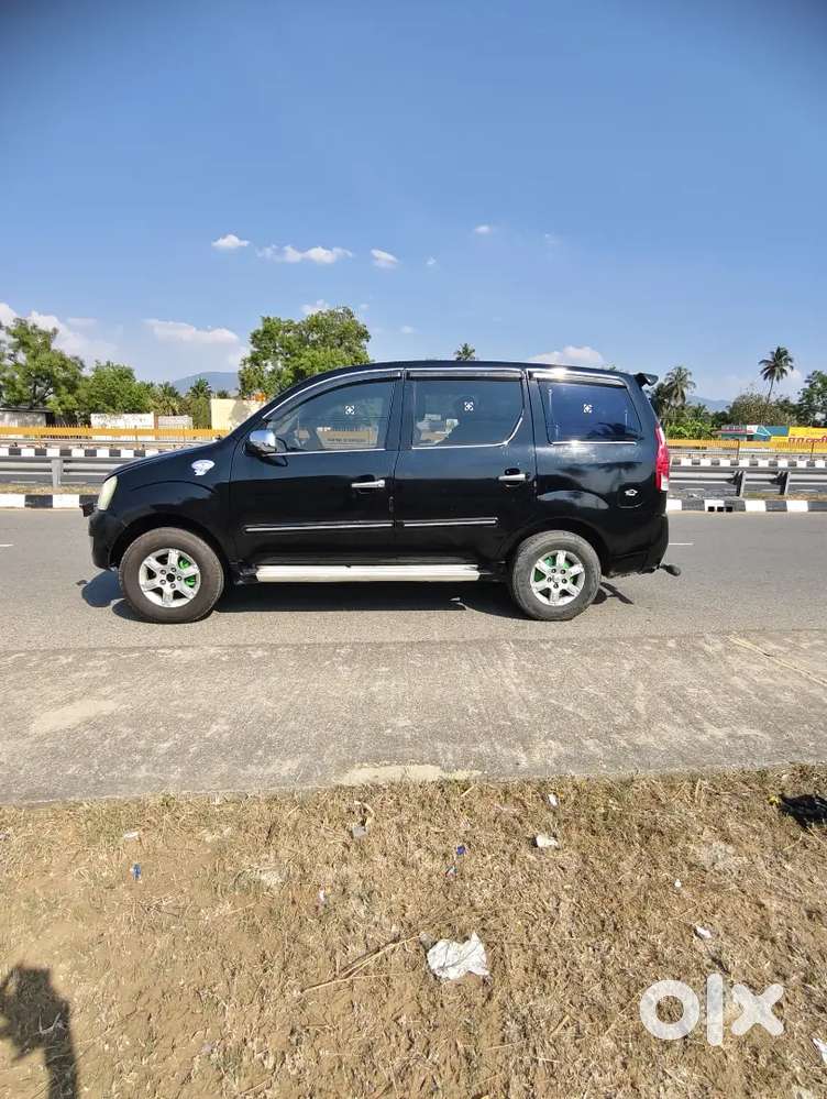 Mahindra Xylo 2011