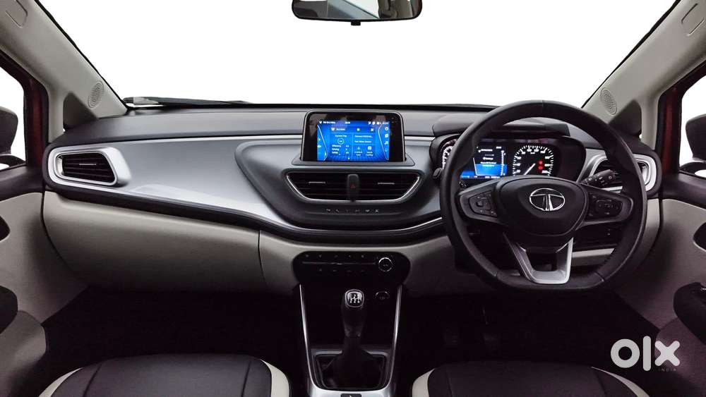 Tata Altroz Xz Plus (s), 2023, Petrol
