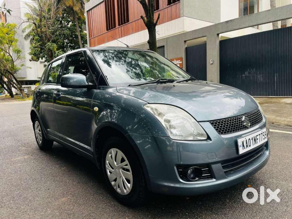 Maruti Suzuki Swift Vxi 1.2 Abs Bs-iv, 2011, Petrol