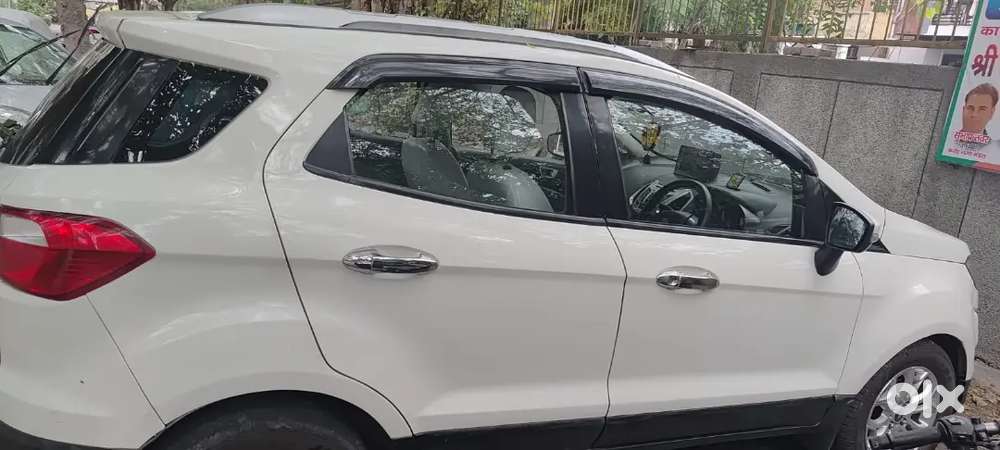 Ford Escort 2015 Petrol 65000 Km Driven