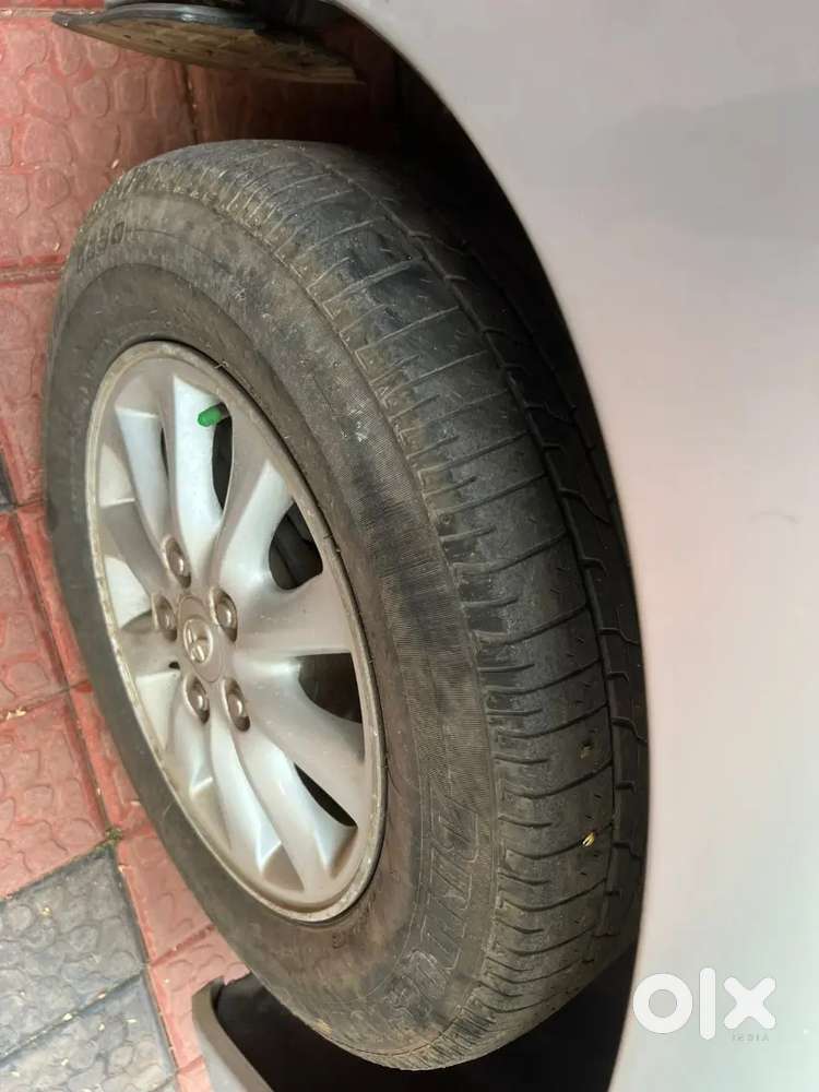 Toyota Innova 2013 Diesel 200000 Km Driven