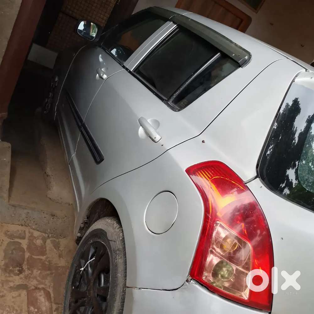 Maruti Suzuki Swift 2010 Cng & Hybrids 100000 Km Driven