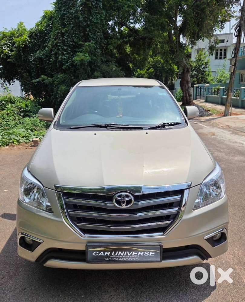 Toyota Innova 2.5 Vx 8 Seater Bs Iv, 2015, Diesel