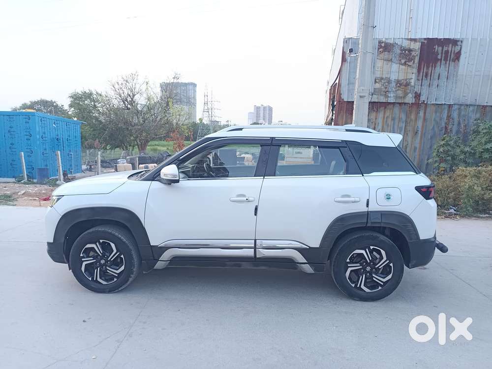 Maruti Suzuki Brezza 1.5 Zxi Plus At Smart Hybrid, 2022, Petrol