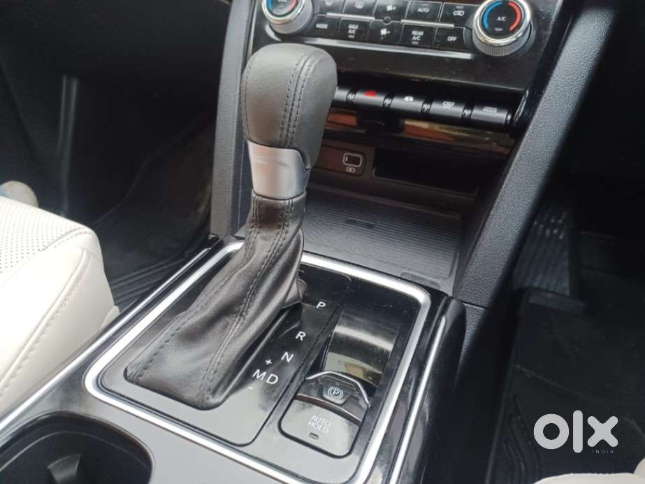 Mahindra Xuv700 2.2 Ax 7 Diesel At Luxury Pack Str, 2022, Diesel