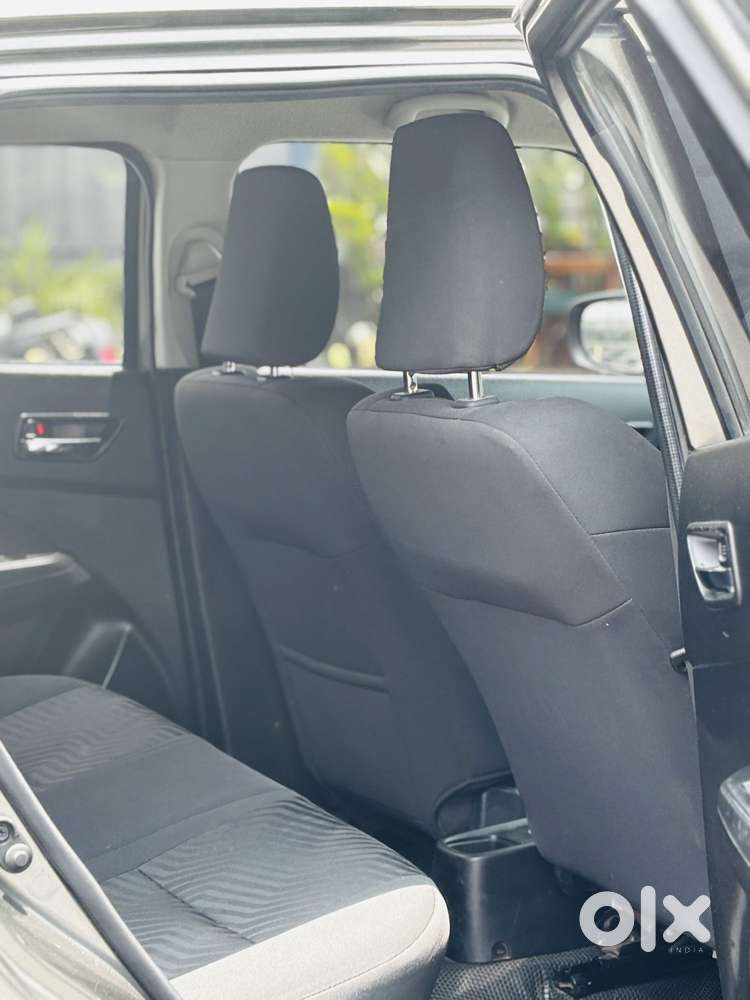 Maruti Suzuki Swift Vxi Optional, 2023, Petrol