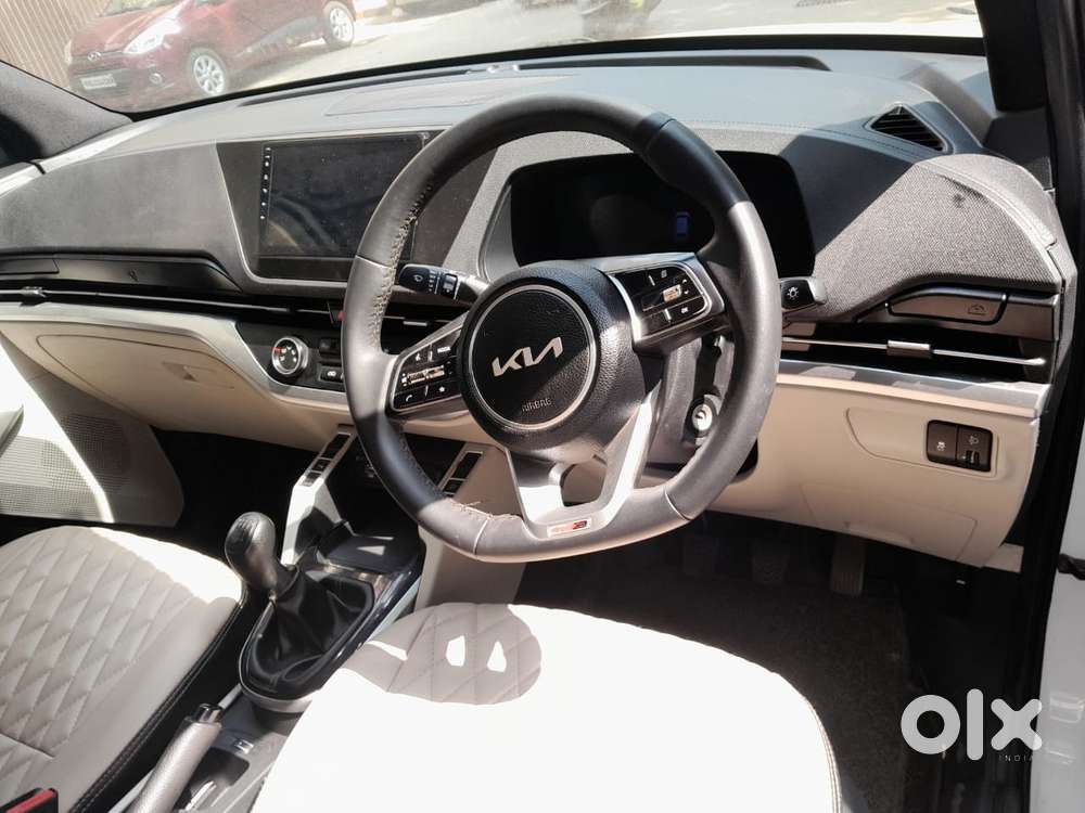 Kia Carens 1.4 Premium Turbo 7 Str, 2022, Petrol