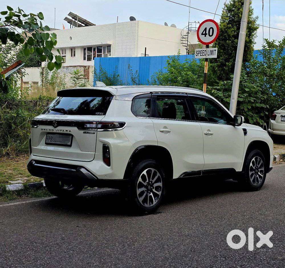 Maruti Suzuki Grand Vitara 1.5 Alpha Plus Intelligent Hybrid Ecvt, 2..