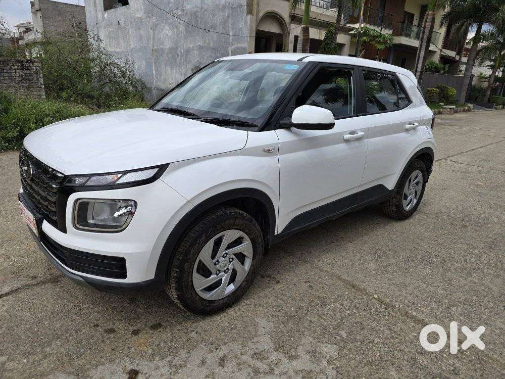 Hyundai Venue S 1.2 Petrol, 2024, Petrol