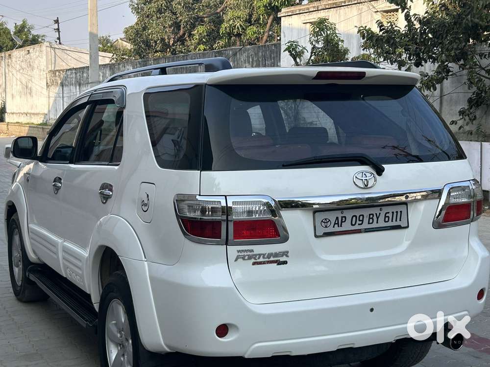 Toyota Fortuner [2009-2012] 3.0 4x4 Mt, 2010, Diesel