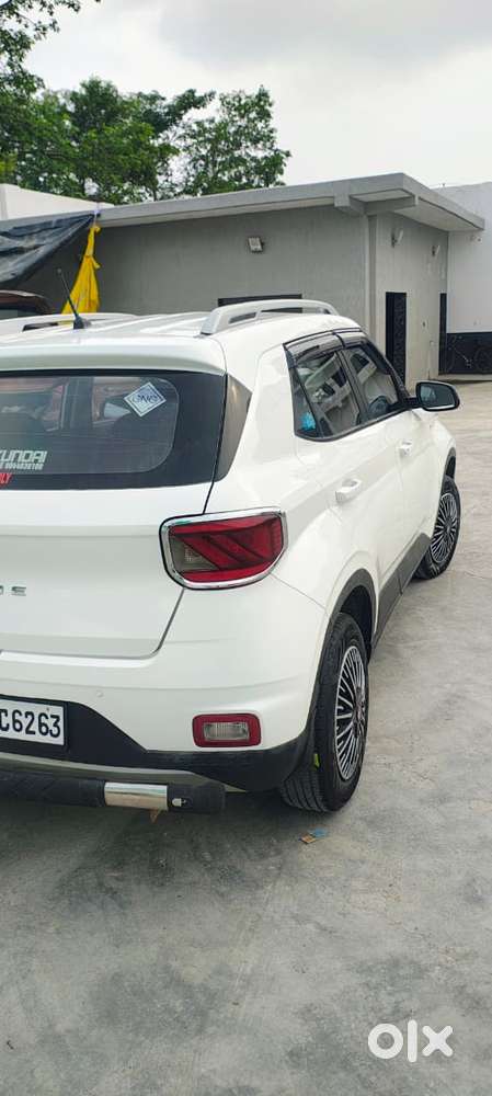 Hyundai Venue, 2021, Cng & Hybrids
