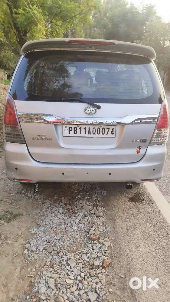 Toyota Innova 2010 Petrol
