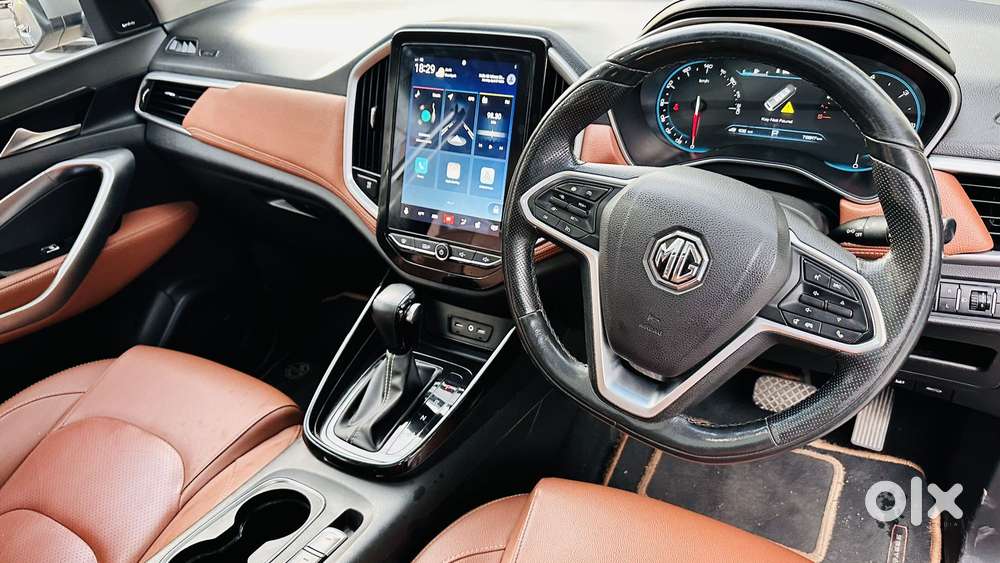 Mg Hector Plus Sharp Pro 1.5 Turbo Petrol  Cvt 7 Str Dual Tone, 2020..