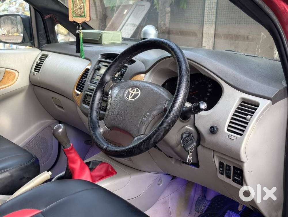 Toyota Innova 2.5 Vx 8 Str Bs-iii, 2011, Diesel