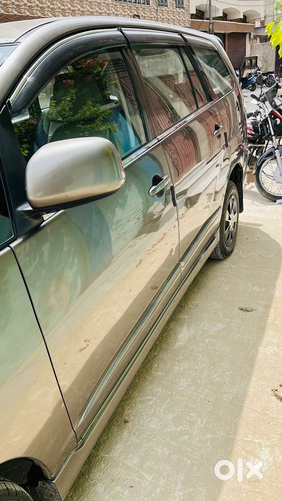 Excellent Condition Toyota Innova 2015 Diesel 83000 Km Driven