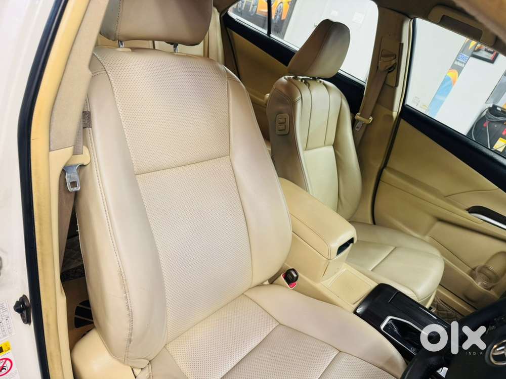 Toyota Camry Hybrid 2017