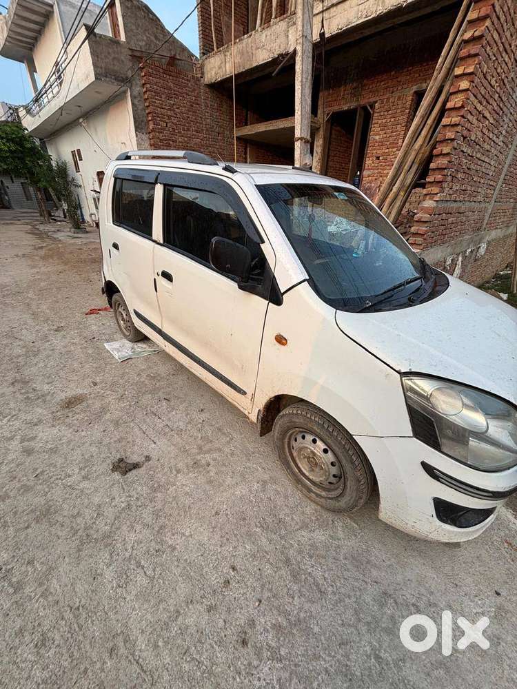 Central Locking,led Fog Lamps,chilled Ac,front Power Windows